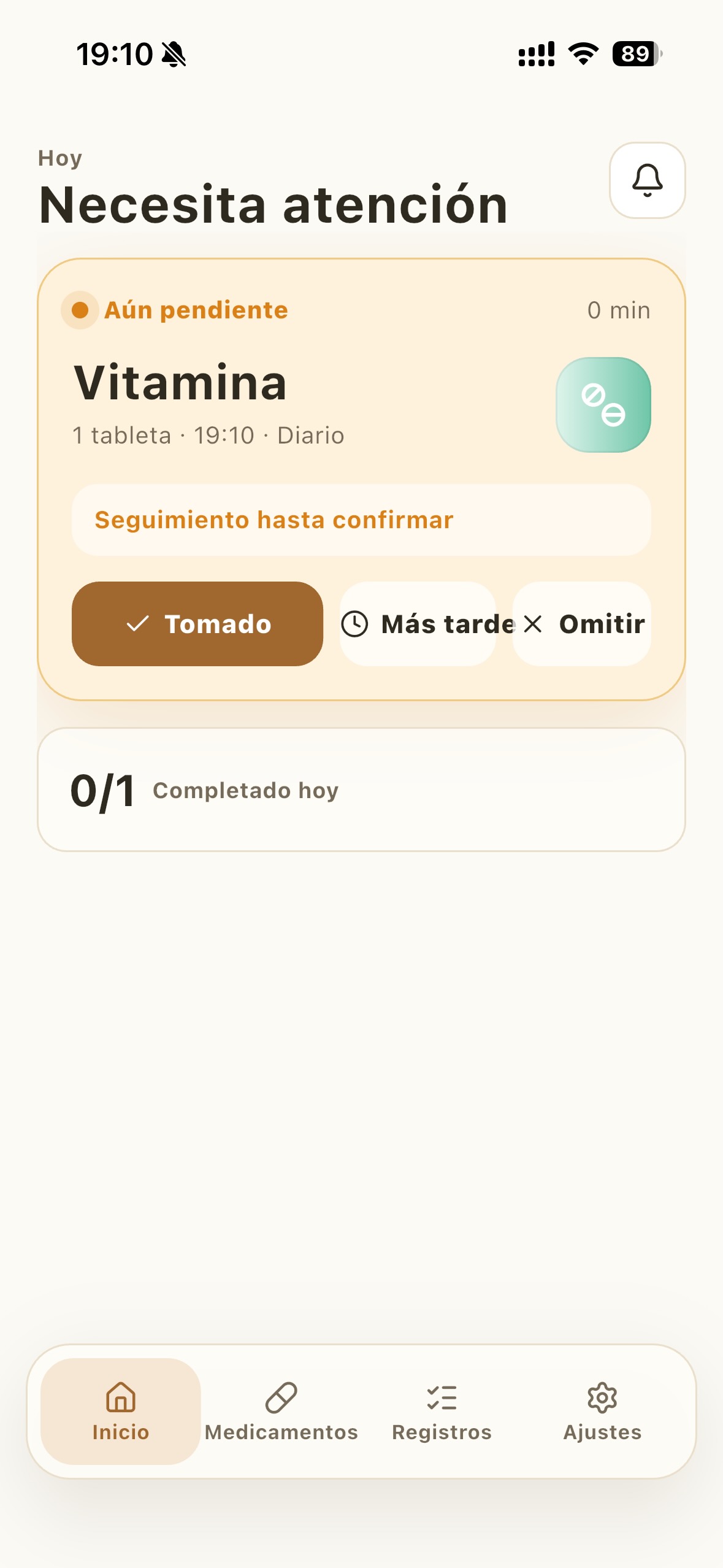 Pantalla de inicio de DoseLoop que muestra una confirmación de dosis pendiente con acciones de Tomado, Recordar más tarde y Omitir